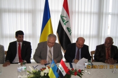 Подписание Меморандума о сотрудничестве с Министерством науки и технологий Ирака, июнь 2011 г.